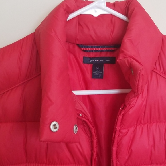 Tommy Hilfiger Red Puffer Vest - Picture 2 of 7